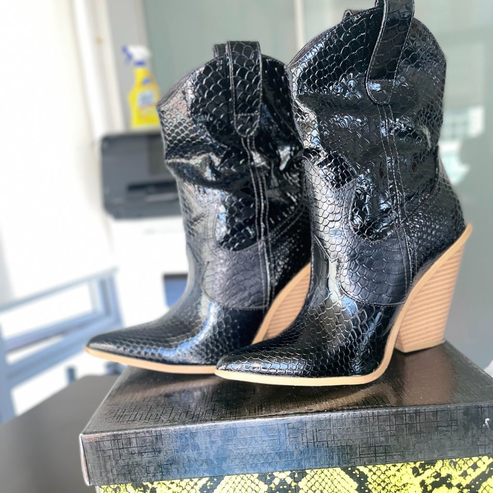 Cowboy Black Women Boots Perfect Condition